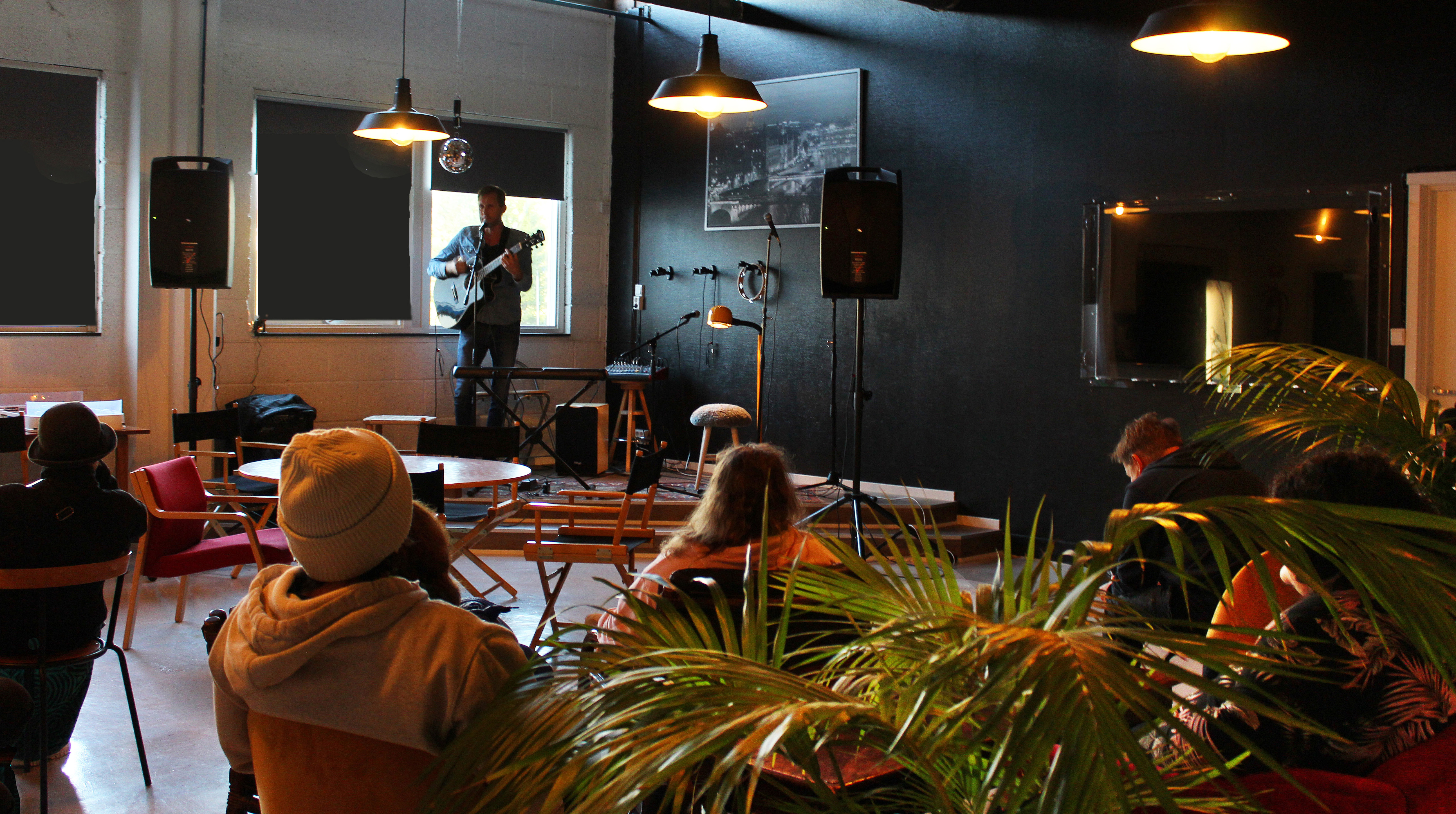 a%20stemning%202%20low%20til%20nett